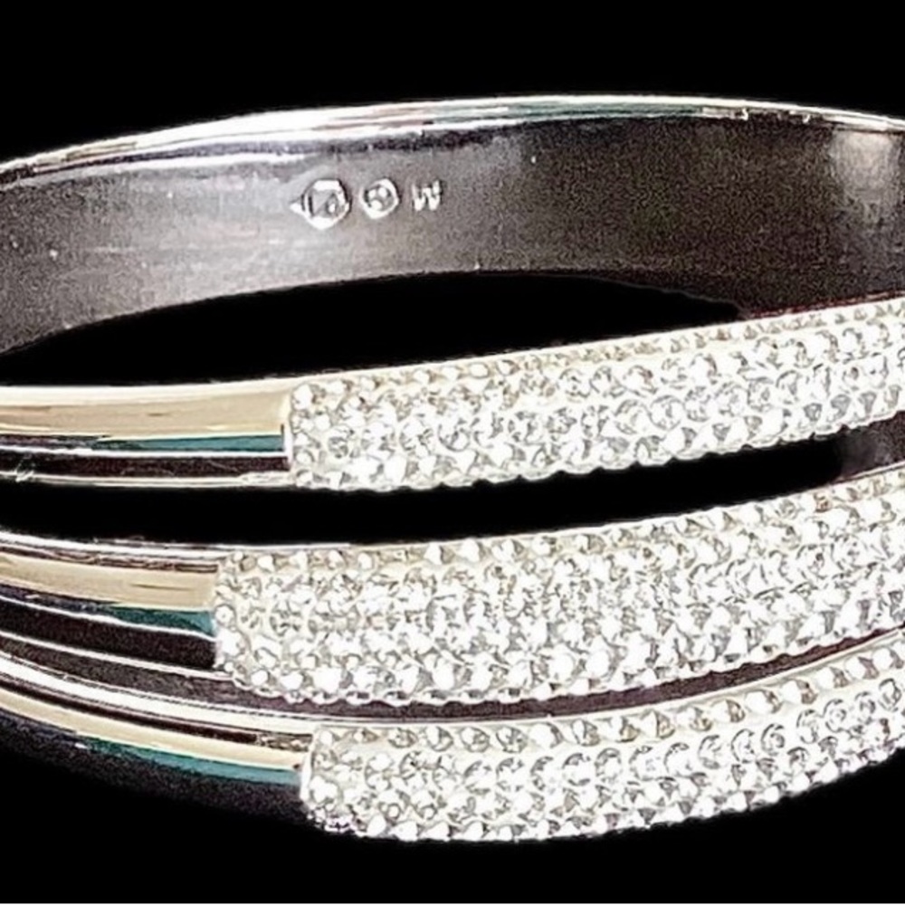 SWAROVSKI CYPRESS TORQUE CRYSTAL RHINESTONE RHODIUM BANGLE BRACELET